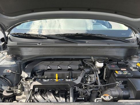 Used 2023 Hyundai Venue SEL FWD image 15