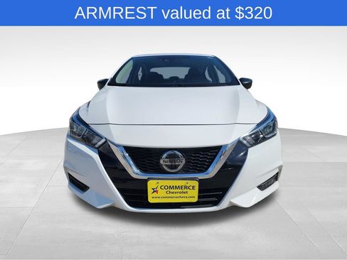 Used 2022 Nissan Versa S FWD image 2