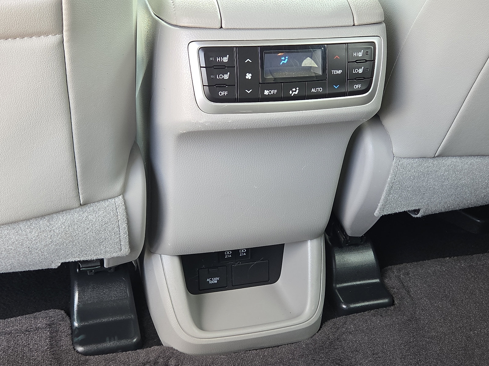 Used 2018 Toyota Highlander Limited Platinum AWD/4WD image 12