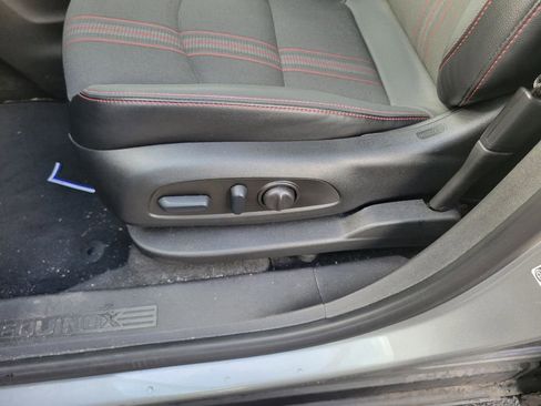 Used 2023 Chevrolet Equinox RS image 23