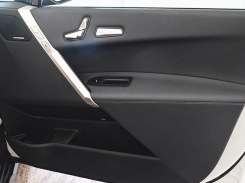 Used 2024 BMW iX xDrive50 w/ Premium Package image 11
