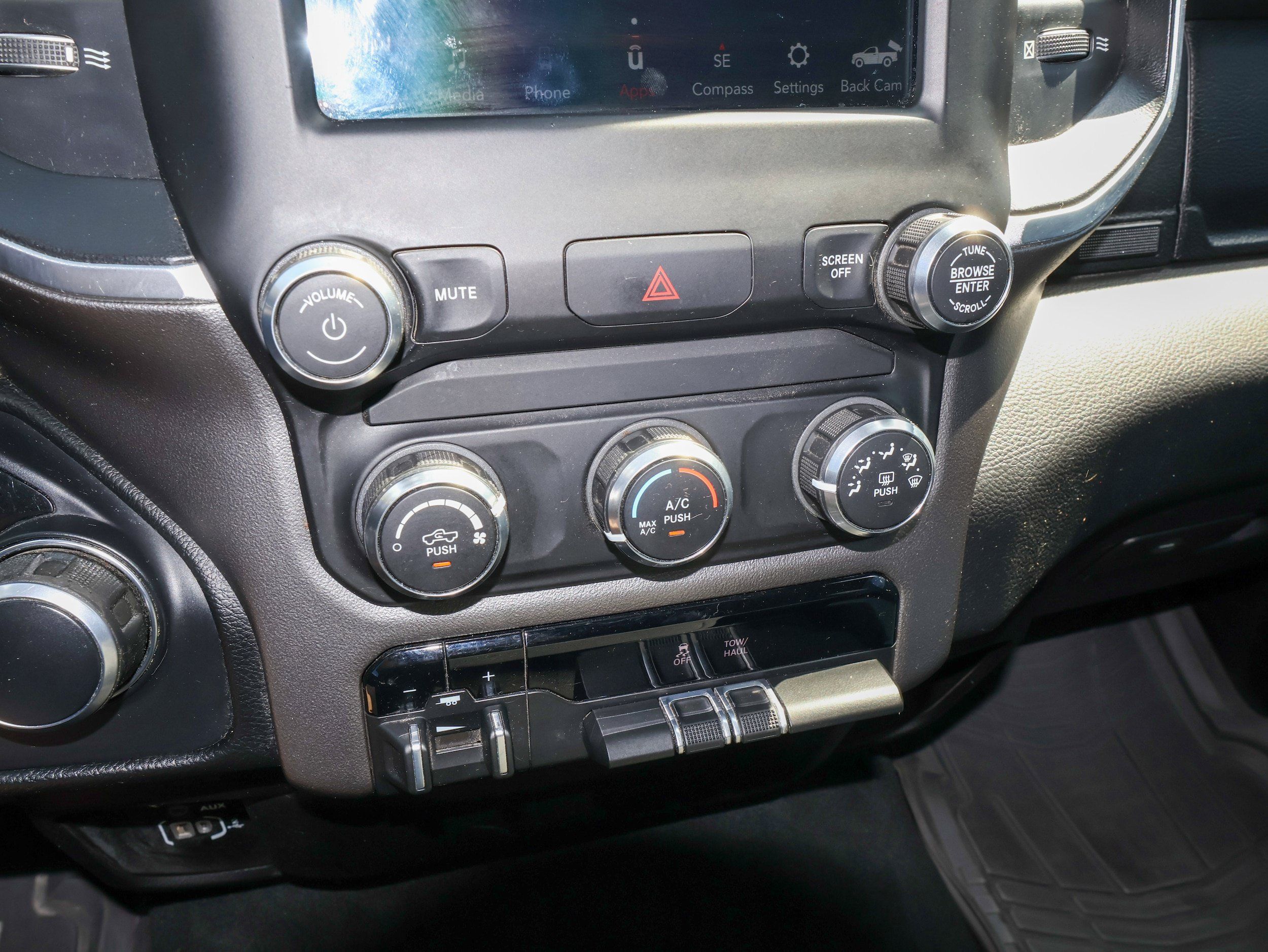 Used 2019 RAM 1500 Big Horn AWD/4WD image 18