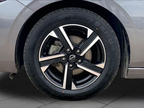 Used 2024 Nissan Sentra SV FWD image 11