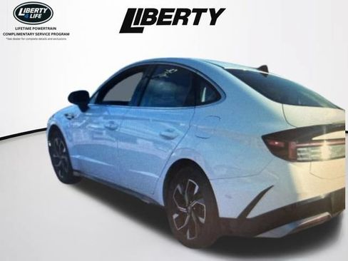 Used 2025 Hyundai Sonata SEL FWD image 3