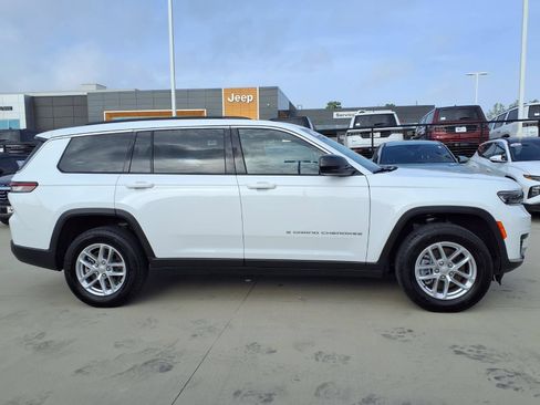 Used 2024 Jeep Grand Cherokee L Laredo RWD image 5
