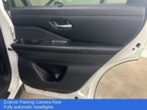 Used 2024 Nissan Pathfinder Platinum image 21