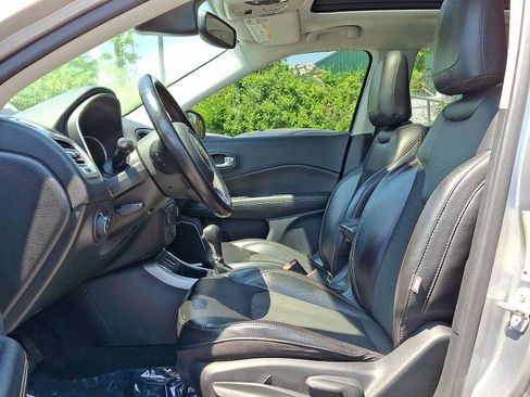 Used 2020 Jeep Compass Latitude w/ Popular Equipment Group FWD image 17
