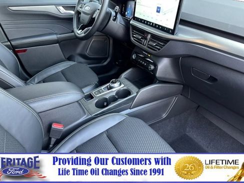 New 2025 Ford Escape SE image 13