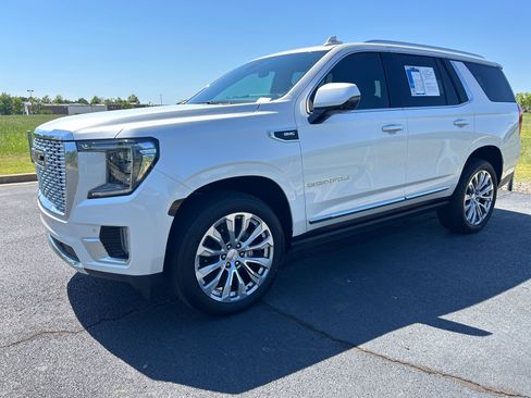 Used 2024 GMC Yukon Denali AWD/4WD image 5