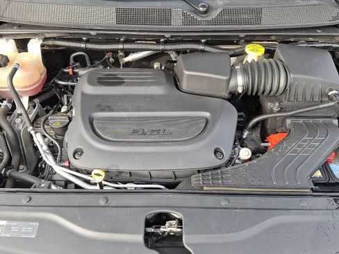 Used 2020 Chrysler Pacifica Touring-L Plus image 28