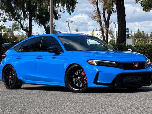 Used 2024 Honda Civic Type R image 2