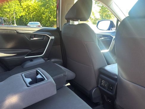 Used 2025 Toyota RAV4 XLE AWD/4WD image 22