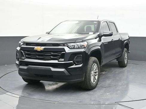 New 2025 Chevrolet Colorado LT image 3