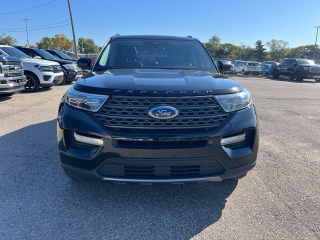 Certified 2023 Ford Explorer XLT w/ Equipment Group 202A AWD/4WD image 2