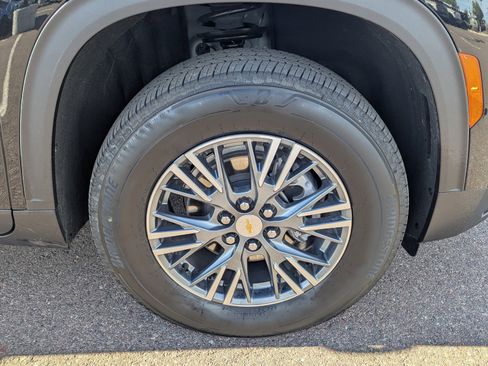 Certified 2025 Chevrolet Traverse LT image 10