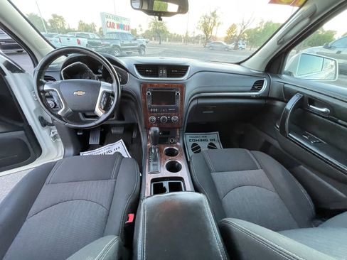 Used 2013 Chevrolet Traverse LT image 18