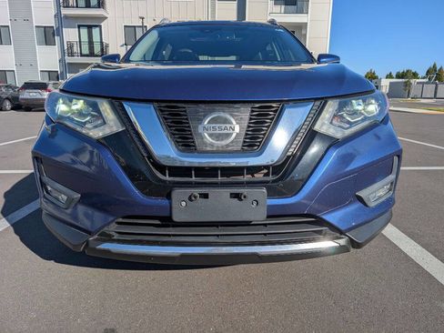 Used 2017 Nissan Rogue SL w/ SL Premium Package image 2