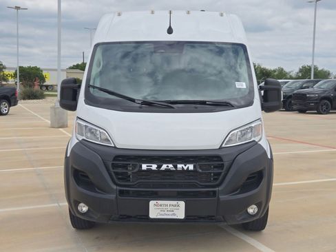 Used 2025 RAM ProMaster 3500 w/ Convenience Group FWD image 8