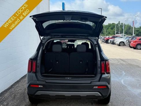 Used 2021 Kia Sorento S w/ Panoramic Sunroof Package AWD/4WD image 7