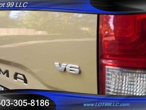 Used 2017 Toyota Tacoma SR5 w/ Tow Package AWD/4WD image 38
