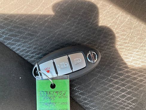 Used 2015 Nissan Pathfinder S image 39