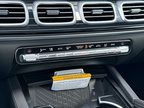 Used 2025 Mercedes-Benz GLS 450 4MATIC image 24
