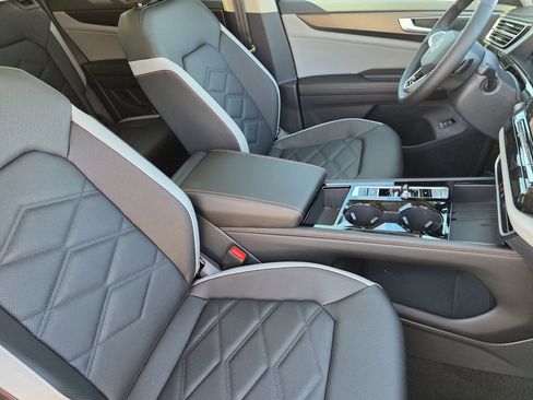 New 2026 Volkswagen Atlas Peak Edition AWD/4WD image 13