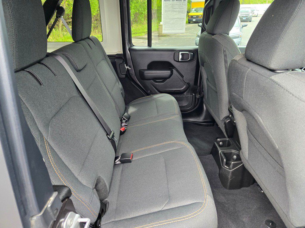 Used 2025 Jeep Wrangler Unlimited Sport AWD/4WD image 10