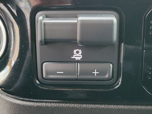 Used 2025 Chevrolet Silverado 1500 LT image 29