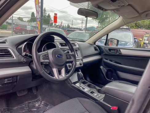Used 2017 Subaru Outback 2.5i AWD/4WD image 11