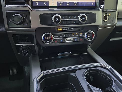Certified 2022 Ford F250 Lariat w/ Lariat Ultimate Package AWD/4WD image 18
