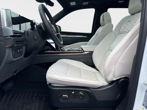 Certified 2026 Cadillac Escalade Platinum Sport w/ LPO, ONYX Package AWD/4WD image 21