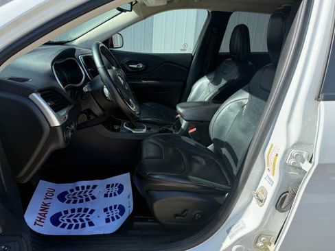 Used 2016 Jeep Cherokee Trailhawk w/ Leather Interior Group AWD/4WD image 11