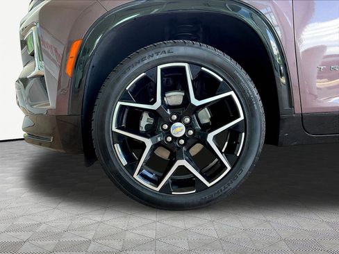 Used 2025 Chevrolet Traverse High Country FWD image 32