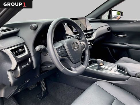 Certified 2025 Lexus UX 300h FWD w/ Accessory Package (Z1) image 15