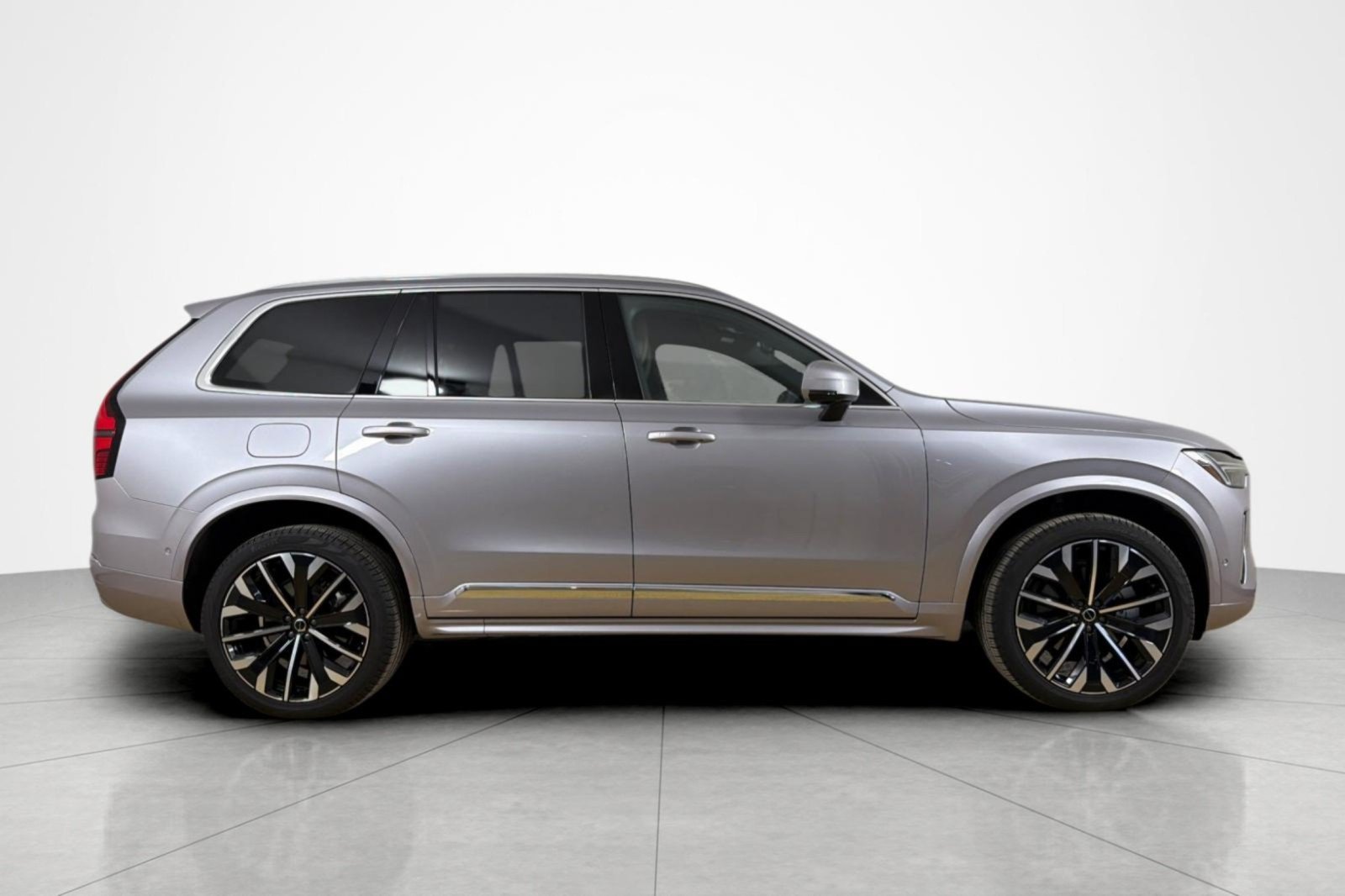 Used 2026 Volvo XC90 B6 Plus w/ Protection Package AWD/4WD image 6