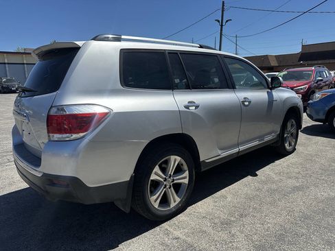 Used 2013 Toyota Highlander Limited AWD/4WD image 25