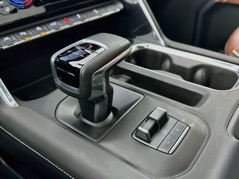 Used 2025 GMC Sierra 1500 Denali Ultimate AWD/4WD image 17