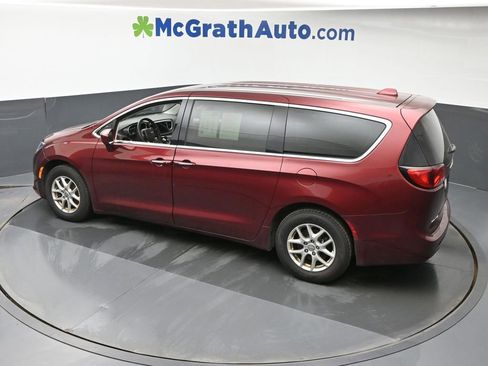 Used 2020 Chrysler Pacifica Touring w/ Advanced Safetytec Group image 22
