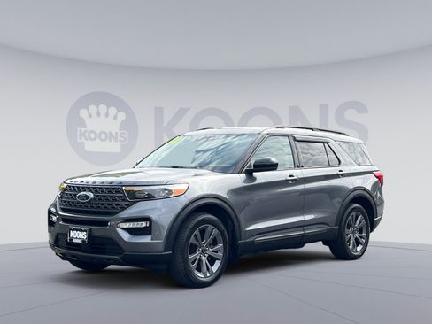 Used 2022 Ford Explorer XLT w/ Equipment Group 202A AWD/4WD image 1