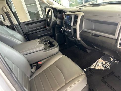 Used 2019 RAM 1500 Express RWD image 28