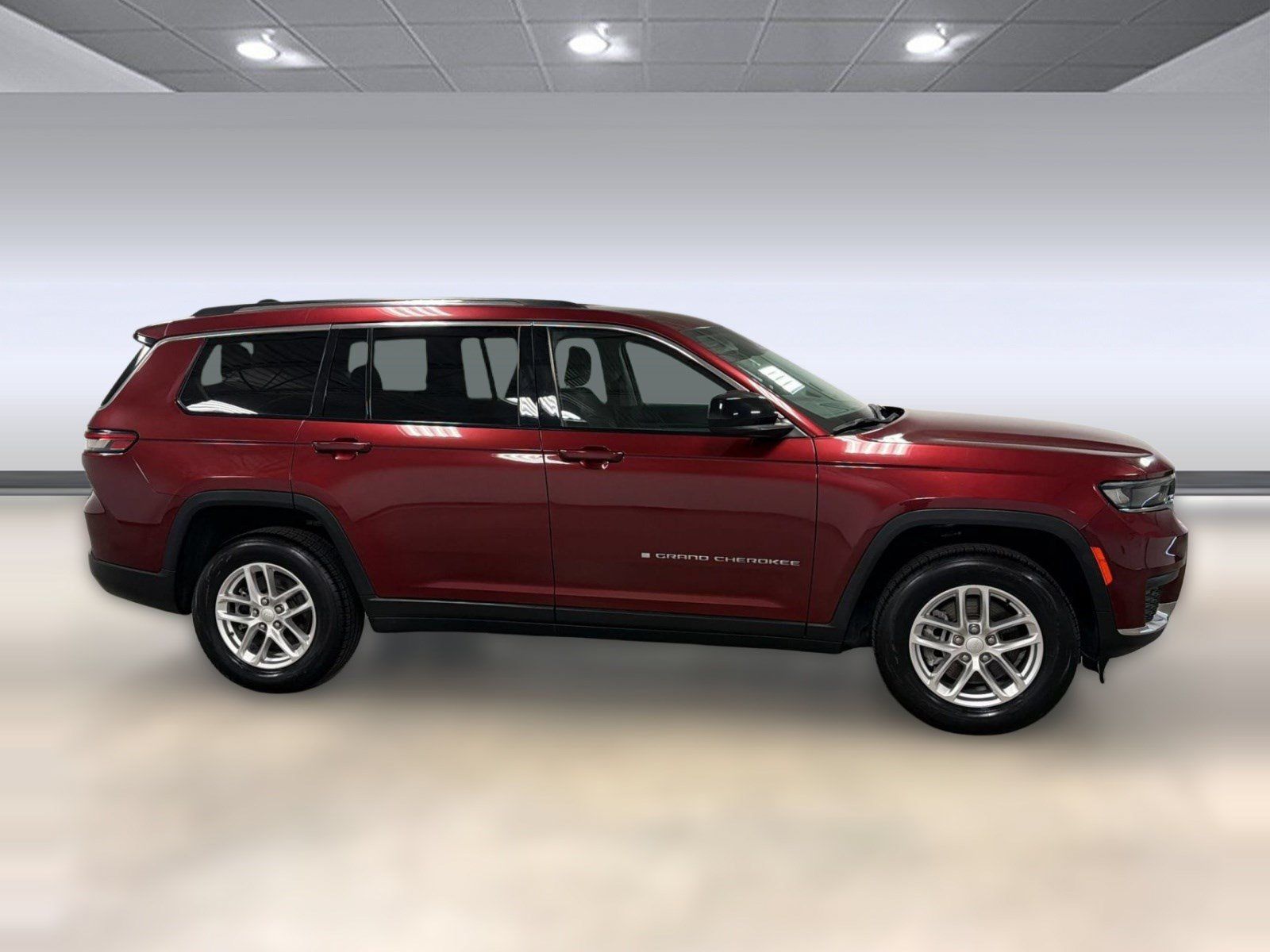 Used 2023 Jeep Grand Cherokee L Laredo RWD image 8