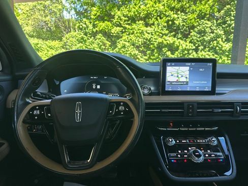 Used 2021 Lincoln Corsair Reserve AWD/4WD image 18