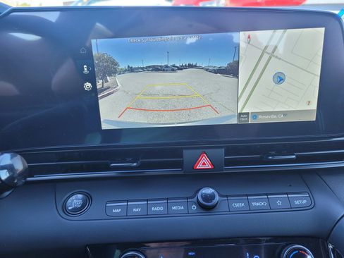 New 2025 Hyundai Elantra SEL image 19