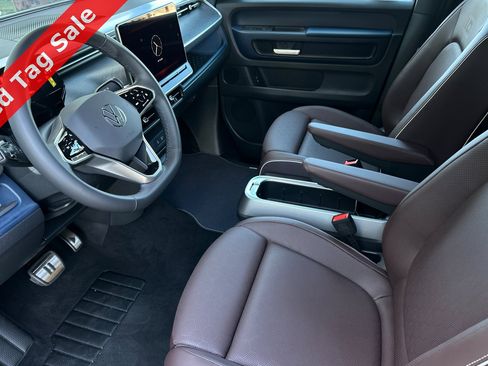 New 2025 Volkswagen ID. Buzz Pro S image 8