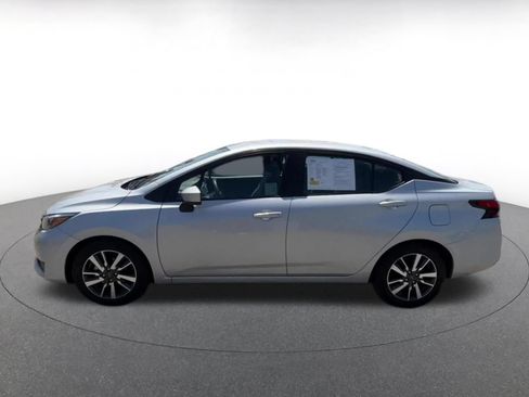 Used 2025 Nissan Versa SV FWD image 9