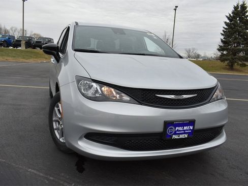 New 2026 Chrysler Voyager LX image 2