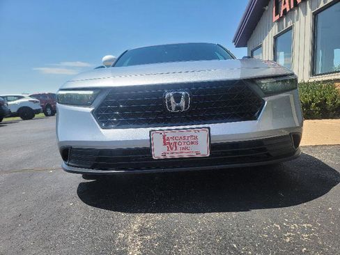 Used 2025 Honda Accord Sport image 3