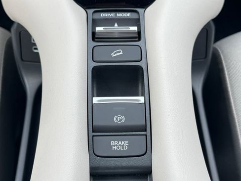 New 2026 Honda HR-V LX image 30