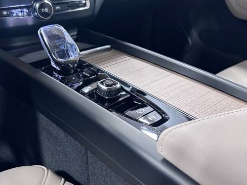 Certified 2026 Volvo XC60 B5 Plus AWD/4WD image 15